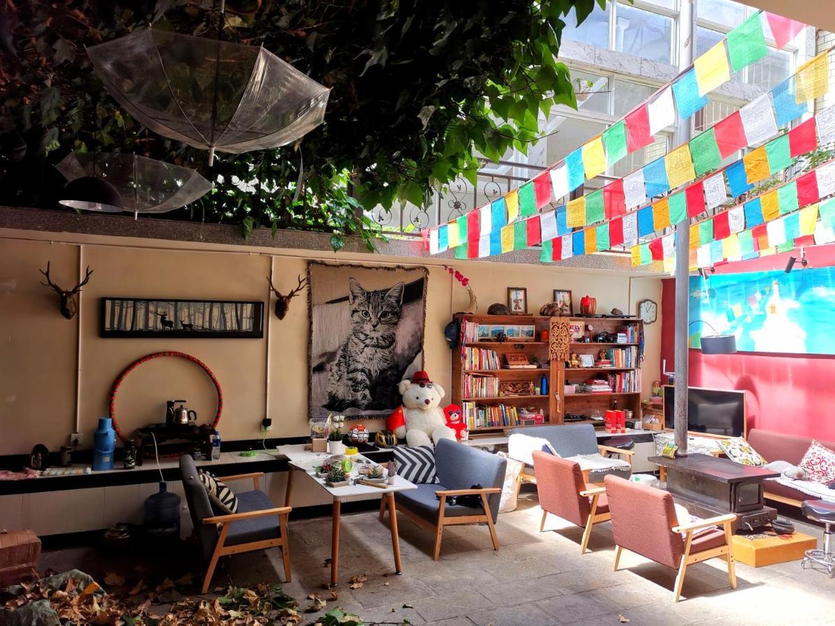 The Moon Bird Hostel Shangri-La Exterior photo
