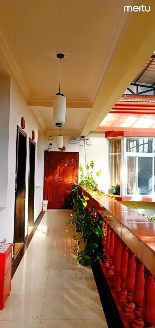 The Moon Bird Hostel Shangri-La Exterior photo